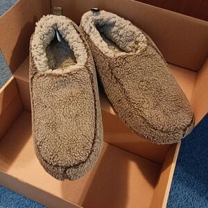 Oooh Geez! Cozy Brown Sherpa Slippers